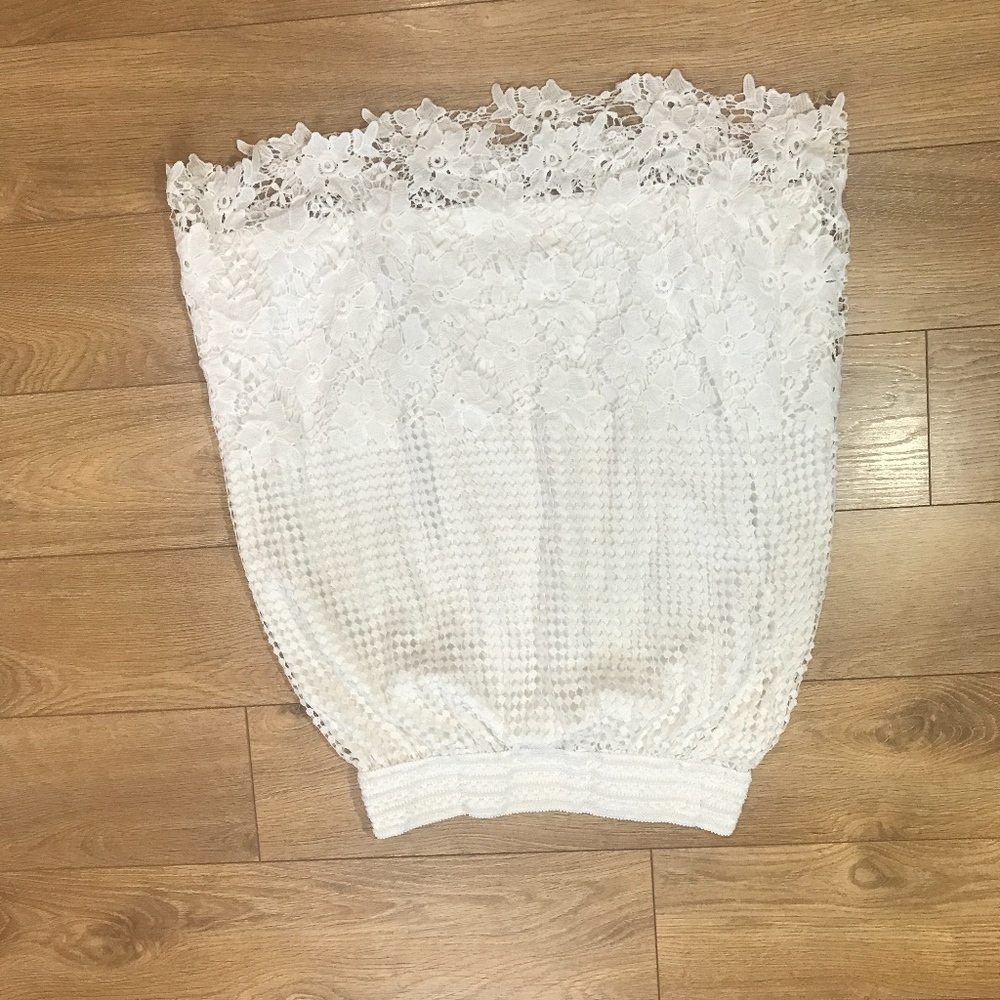 white lace skirt